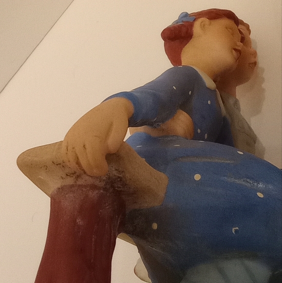 Danbury Mint - Norman Rockwell "Young Love" Figurine Collectible - Picture 4 of 10